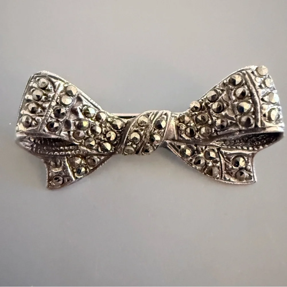 Vintage Bow Tie Marcasite Pin Brooch Sterling Silver 7.8 Grams